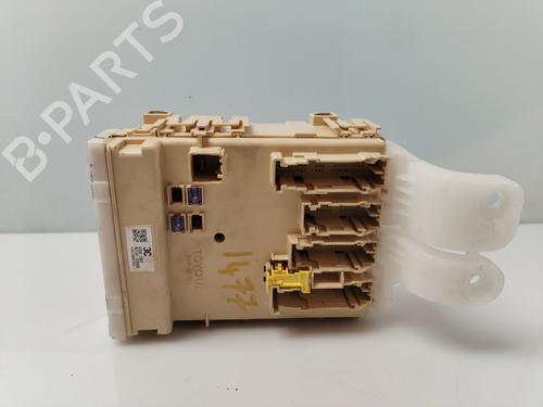 Used Fuse box TOYOTA AURIS (_E18_) 1.8 Hybrid (ZWE186_, ZWE186R) (136 hp) 30946669