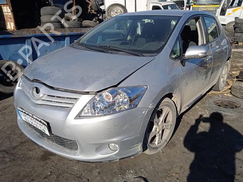 Fuse box TOYOTA AURIS (_E15_) | BP17501675E1