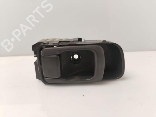Używane Klamka wewnętrzna drzwi przednich lewych NISSAN CABSTAR (F24M, F24W) 35.13 DCI, 45.13 DCI 2.5 (F24M) (131 hp) 30945928