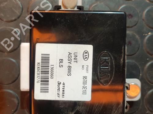 Used Electronic module KIA SORENTO I (JC) 2.5 CRDi 4WD (140 hp) 17501961