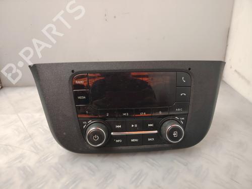 Używane Radio Radio IVECO DAILY VI Platform/Chassis [2014-2026] 35814129 35814129