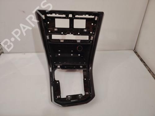 Used Middle console VW TOURAN (5T1) [2015-2026]  31600943