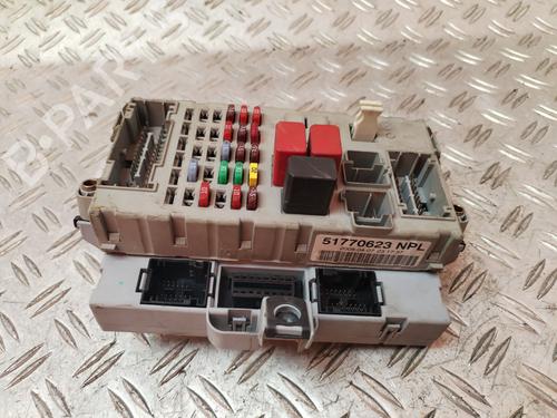 Used Fuse box FIAT DOBLO MPV (119_, 223_) 1.3 JTD (75 hp) 30944523