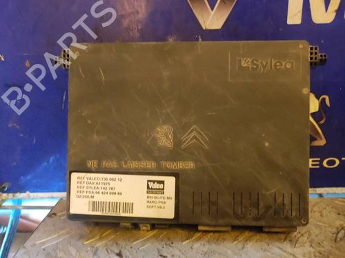 Used Fuse box CITROËN BERLINGO / BERLINGO FIRST Box Body/MPV (M_) 2.0 HDI 90 4WD (MBRHY, MCRHY) (90 hp) 17499657