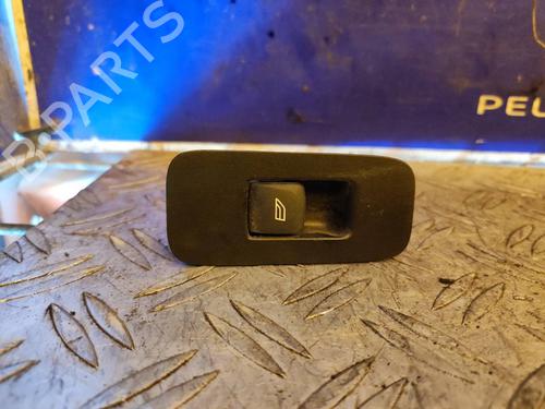 Left rear window switch VOLVO V40 Hatchback (525) D4 | BP17500044I29