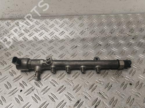 Used Injection rail MERCEDES-BENZ C-CLASS (W204) [2007-2015]  30943427