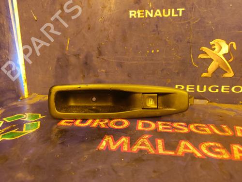 Used Right front window switch RENAULT CLIO IV (BH_) [2012-2021]  17509358