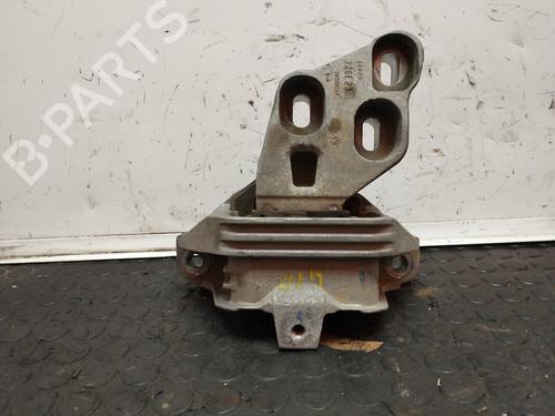 Used Engine mount MERCEDES-BENZ A-CLASS (W176) A 250 (176.044) (211 hp) 17625166