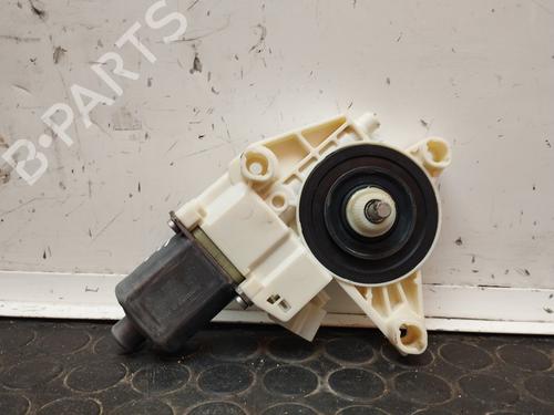 Used Left front window motor Left front window motor MERCEDES-BENZ A-CLASS (W176) A 250 (176.044) (211 hp) 17625155 17625155