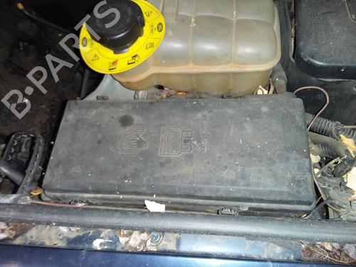 Used Fuse box Fuse box LAND ROVER DISCOVERY II (L318) 2.5 Td5 4x4 (139 hp) 34613178 34613178