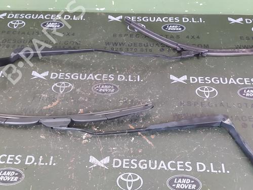Used Front windshield wiper arm SEAT LEON (1M1) [1999-2006]  18694828