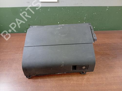 Handskerum VW TOURAN (1T3) [2010-2016]  31752846