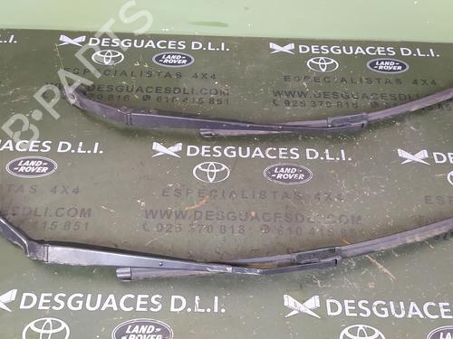 Used Front windshield wiper arm MITSUBISHI PAJERO IV (V8_W, V9_W) 3.2 DI-D 4WD (V98W, V88W) (200 hp) 17842233