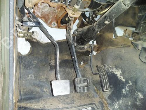 Pédale d'embrayage NISSAN PATROL III/1 Station Wagon (W160) [1979-1989]  30968231