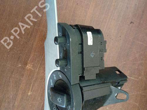 Commande de phare AUDI A4 B5 (8D2) [1994-2001]  32866320