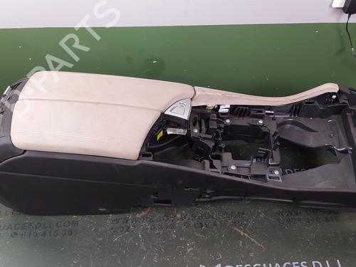 Used Armrest / Center console BMW 5 Touring (F11) 520 d (184 hp) 17844701