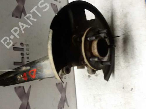 Used Right front steering knuckle LAND ROVER DISCOVERY III (L319) 2.7 TD 4x4 (190 hp) 17844301