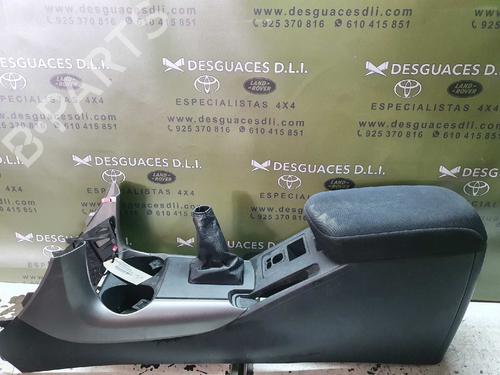 Used Armrest / Center console TOYOTA RAV 4 III (_A3_) 2.2 D 4WD (ALA30_, ALA30R) (136 hp) 17848355