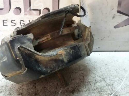 Used Engine mount MITSUBISHI PAJERO III (V7_W, V6_W) 3.2 Di-D (V68W) (160 hp) 17845288