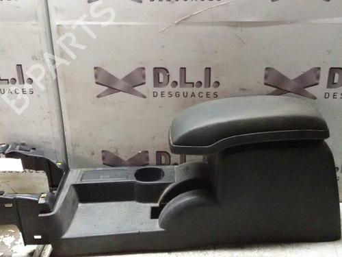 Used Armrest / Center console FORD MONDEO III (B5Y) 2.0 TDCi (130 hp) 17848046
