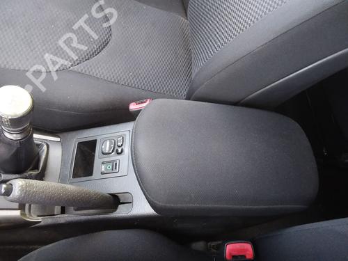 Armrest / Center console TOYOTA RAV 4 III (_A3_) 2.2 D 4WD (ALA30_, ALA30R) | BP26222664I20 