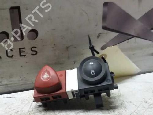 Used Warning switch RENAULT MEGANE II (BM0/1_, CM0/1_) 1.5 dCi (BM1E, CM1E) (106 hp) 17844913
