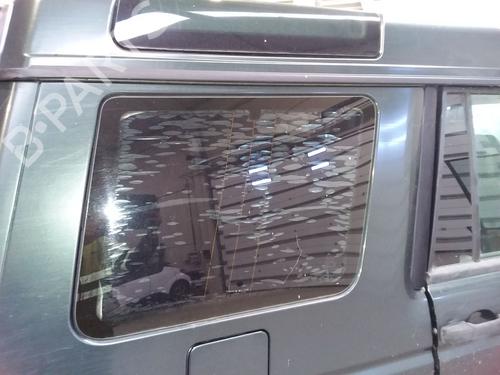 Panel rude bagtil højre Panel rude bagtil højre LAND ROVER DISCOVERY II (L318) 2.5 Td5 4x4 (139 hp) 35905571 35905571