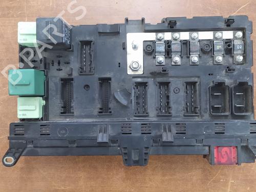 Used Fuse box Fuse box 37153409 37153409