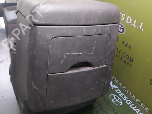 Armrest / Center console NISSAN NAVARA NP300 (D40) 2.5 dCi 4WD | BP17851470I20 