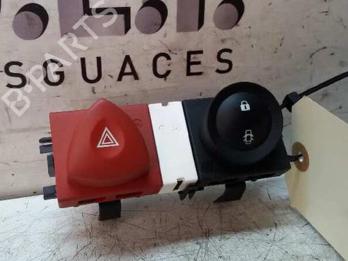 Used Warning switch RENAULT MEGANE II (BM0/1_, CM0/1_) 1.5 dCi (BM1E, CM1E) (106 hp) 17846041