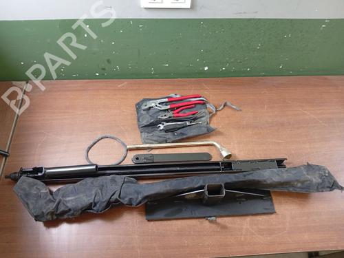 Used Other LAND ROVER DEFENDER Station Wagon (L316, L315) [1990-2017]  30963371