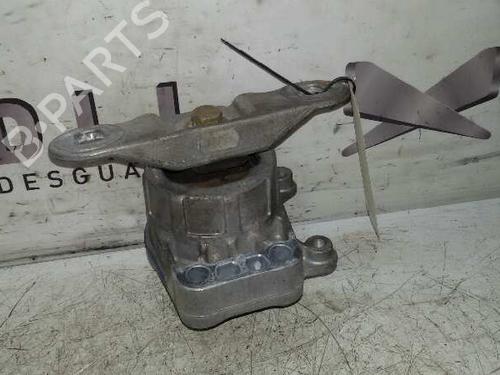 Used Engine mount FORD MONDEO III Saloon (B4Y) 2.0 TDCi (130 hp) 17844980