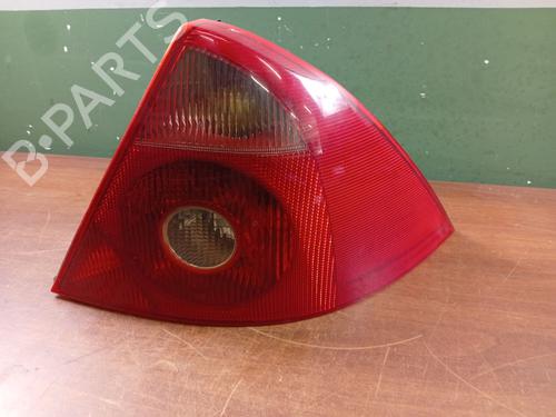 Used Right taillight FORD MONDEO III Saloon (B4Y) 2.0 16V TDDi / TDCi (115 hp) 29762926