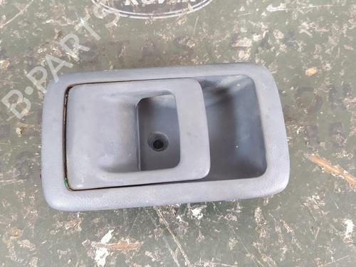 Used Front right interior door handle TOYOTA LAND CRUISER 90 (_J9_) 3.0 TD (KZJ90_, KZJ95_, KZJ90R, KZJ95R, KZJ90W, KZJ95W) (125 hp) 18843094