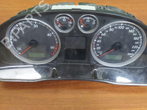 Used Instrument cluster VW PASSAT B5.5 (3B3) [2000-2005]  22222574