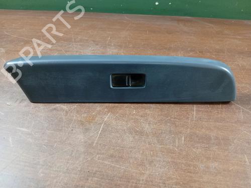 Used Right front window switch NISSAN NAVARA (D22) [1997-2025]  29297966