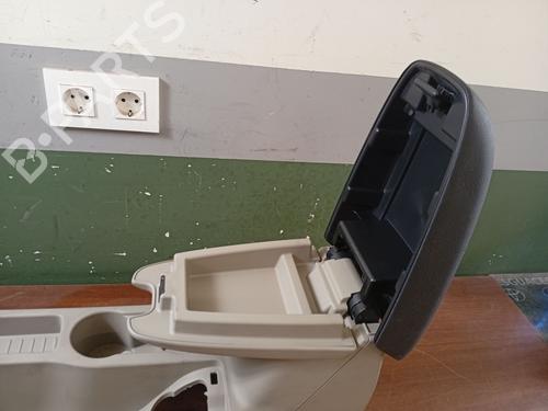 Armrest / Center console FORD FOCUS II (DA_, HCP, DP) | BP31849123I20