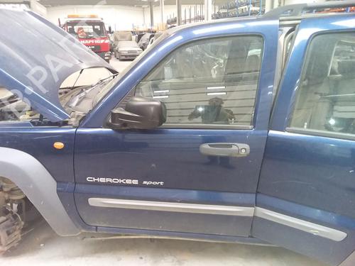 Used Left front door JEEP CHEROKEE (KJ) 2.5 CRD 4x4 (143 hp) 30681710