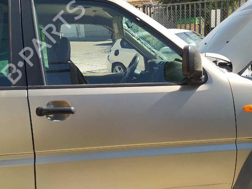 Used Right front door NISSAN TERRANO II (R20) 2.7 TDi 4WD (125 hp) 17849149