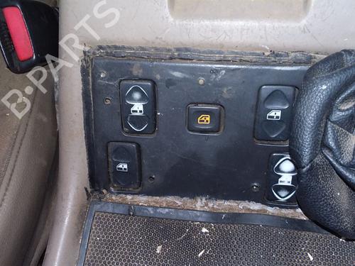 Used Left front window switch Left front window switch LAND ROVER DISCOVERY II (L318) 2.5 Td5 4x4 (139 hp) 35905579 35905579