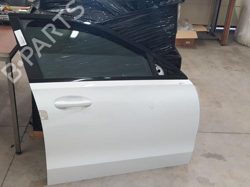 right-front-door-mercedes-benz-c-class-w206-2021-30568730 main image