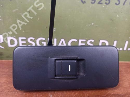 Used Right front window switch LAND ROVER DISCOVERY III (L319) 2.7 TD 4x4 (190 hp) 17841338