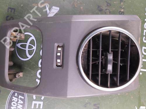 Air vent LAND ROVER DISCOVERY III (L319) 2.7 TD 4x4 (190 hp) 17851508