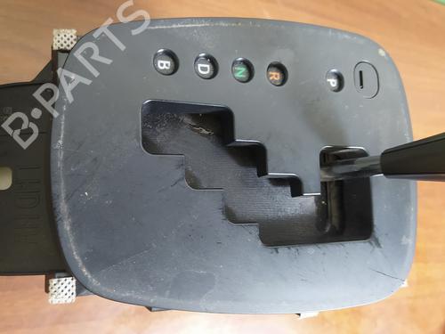 Gear lever TOYOTA YARIS (_P13_) 1.5 Hybrid (NHP130_) | BP21576115M90 