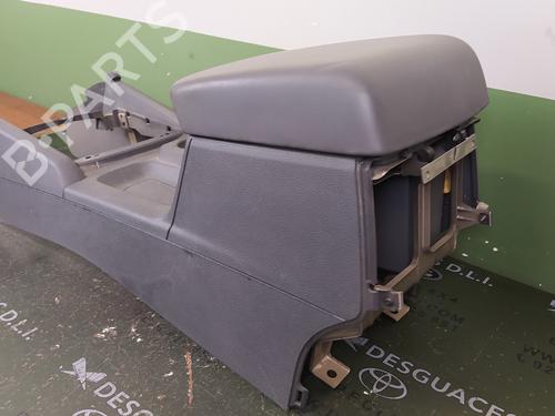 Armrest / Center console LAND ROVER RANGE ROVER SPORT I (L320) 3.6 D 4x4 | BP18418526I20 
