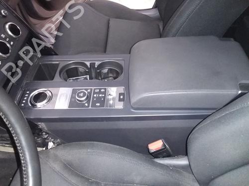 Used Armrest / Center console LAND ROVER DISCOVERY V (L462) 2.0 Sd4 4x4 (241 hp) 31250430