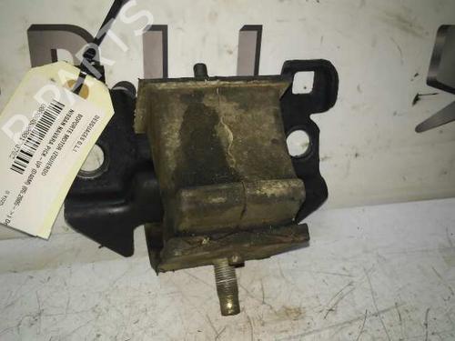 Used Engine mount NISSAN NAVARA NP300 (D40) 2.5 dCi 4WD (D40TT, D40T, D40M, D40BB) (190 hp) 17843200