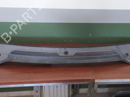 Griglia sotto parabrezza Griglia sotto parabrezza LAND ROVER DISCOVERY III (L319) [2004-2009] 37013495 37013495