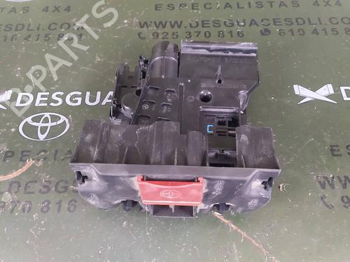 Used Fuse box MERCEDES-BENZ C-CLASS (W204) C 220 CDI (204.002) (170 hp) 17853786