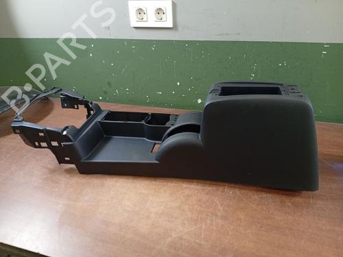 Used Armrest / Center console FORD MONDEO III Saloon (B4Y) [2000-2007]  31847481